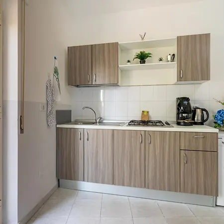 Apartment Mini Con Terrazza Fronte Mare